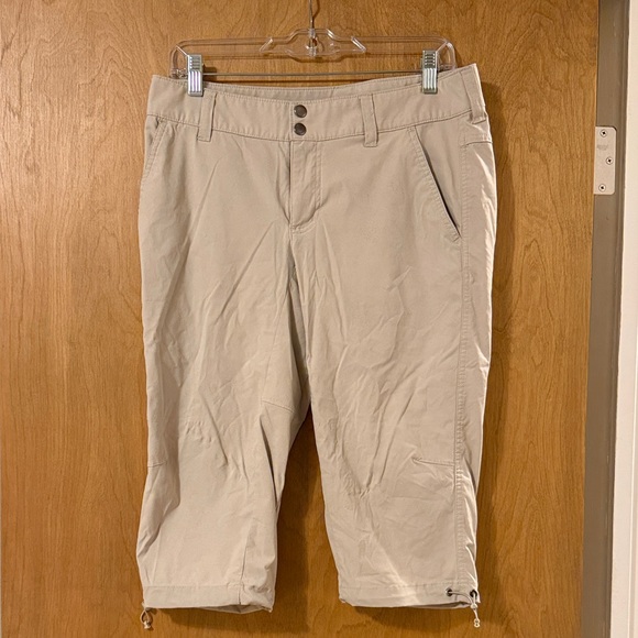 Columbia Other - Columbia Women’s Omni-Shield Hiking Capris EUC Size 10